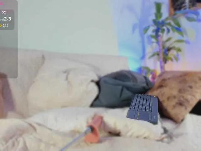 Almaahotxxx on BongaCams 