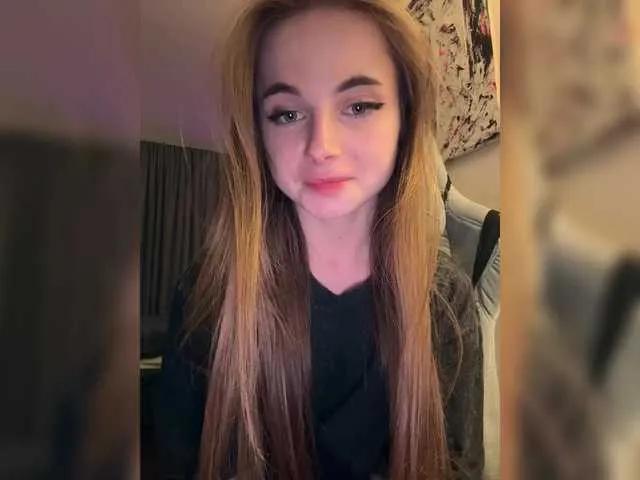 CuteLittle on BongaCams