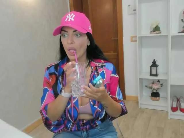 ElisaBaxter on BongaCams