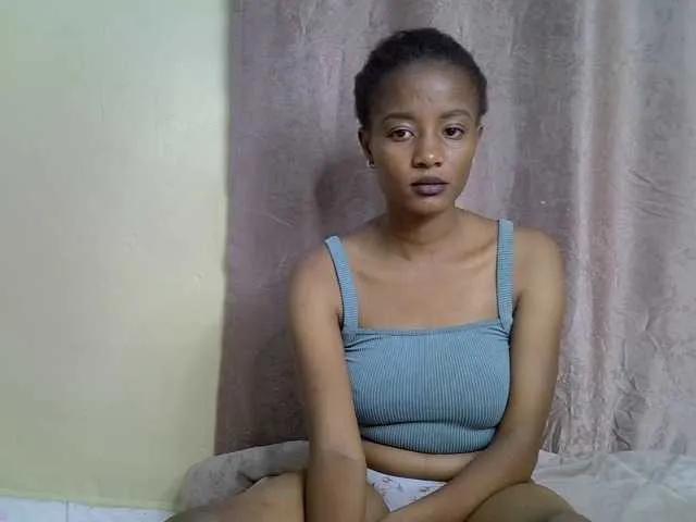 Fine-slimmy on BongaCams