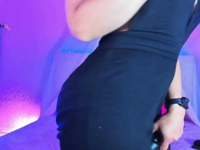 karol-rose — I am a naughty girl , i like that the men make me so horny,lick my pussy touch my body and let me say how can fuck me