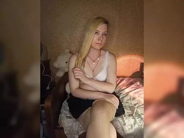 Lara551 on BongaCams 