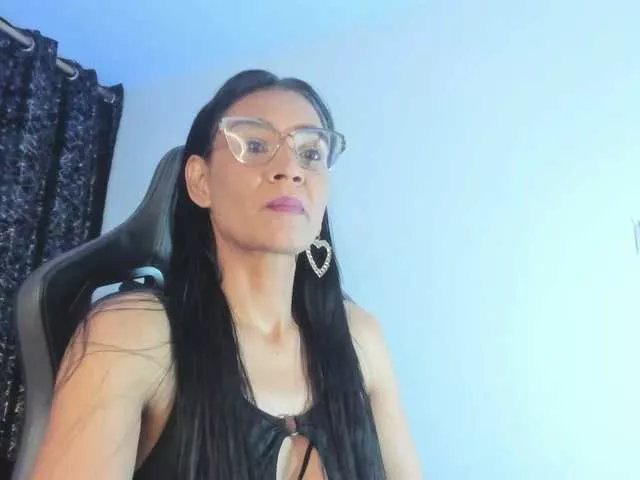 lazzy-blake on BongaCams 