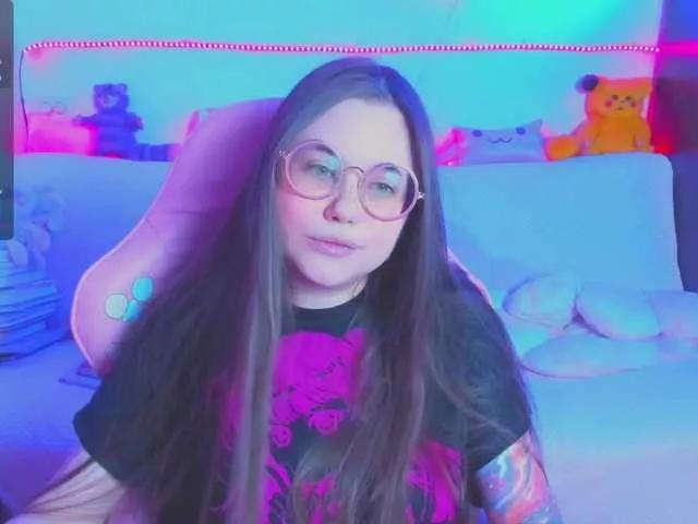 LittleKitsune on BongaCams 