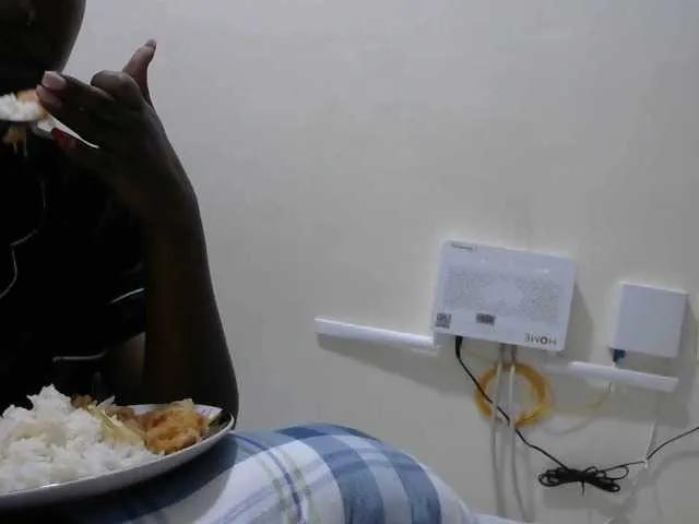 Lovelyacce on BongaCams