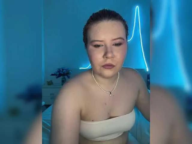 LunaLu13 on BongaCams