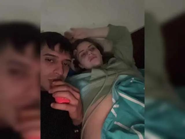 Parejacaliente6669 on BongaCams