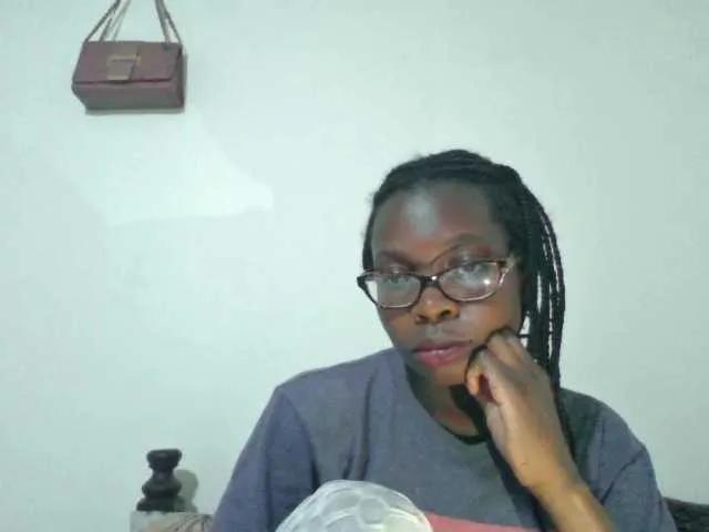 petitehotgirl on BongaCams