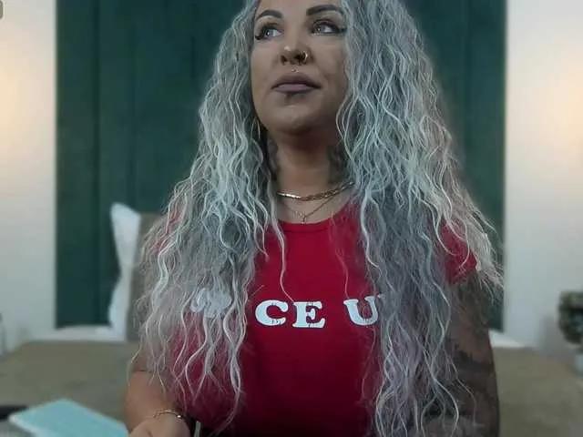 SierraQuinn — Tell me what you've been craving. That late-night thought you keep revisiting? That secret scenario you've never shared with anyone? I'm not just here to perform,I'm here to understand, to listen, and to bring your fantasies to life.