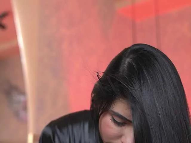SusanWall — I'm turned on by intense eye contact, flirty chats, and teasing mental games. I love deep connections and slow seduction in private live shows that leave you craving more.