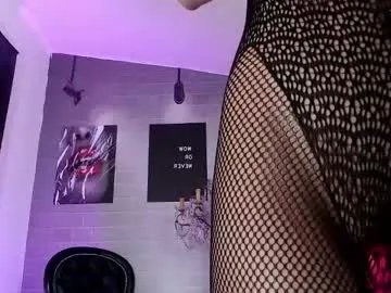 aleesha_cameron02
