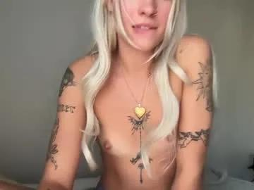 annieangel18 on Chaturbate 