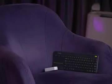 ellieredd on Chaturbate 
