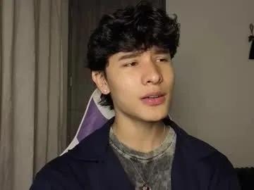 j_u_p_i_t_e_r on Chaturbate 