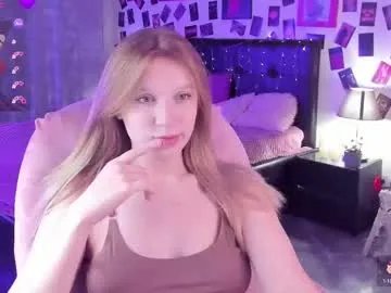 karambamoon on Chaturbate 