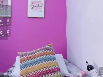 kinkyhousewifee_ on Chaturbate 