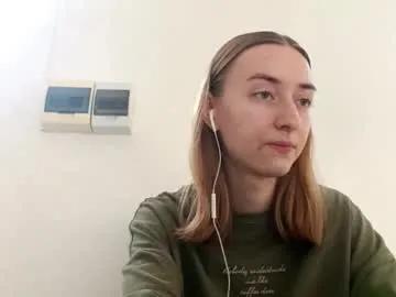 lareepruyn — Goal: close-up kiss | hi, i'm new here #new #shy #18 #cute #skinny [0 tokens remaining]