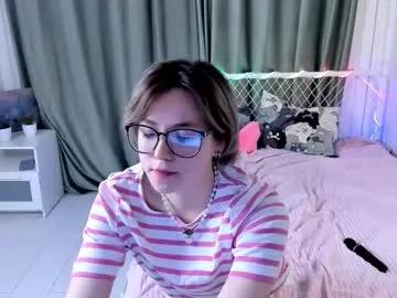 launakohan — GOAL: Show me your curves [35 tokens remaining] Welcome to my room, I'm Kylie . Let's make our day unforgettable! #new #nonude #shy #18 #natural