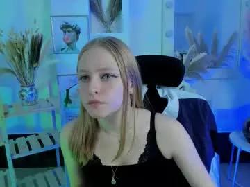 lunawiinters — GOAL: Take off your top for 5 minutes [321 tokens remaining] Smoking girl  #blonde  , #daddysgirl , #vape , #bisexual , #nonnude