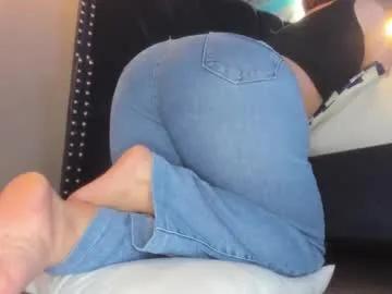 mahiasmith13 — spank ass -(x 15) #bigass #feet #leggings #milf #curvy [85 tokens remaining]