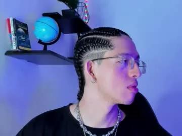 manu_vera8 — welcome dearlet's have fun ;) // GOAL: teasing [9 tokens left] #muscle #feet #bigcock #young #latino