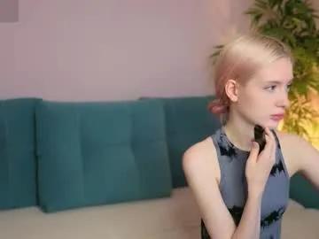 nanami_v02 on Chaturbate