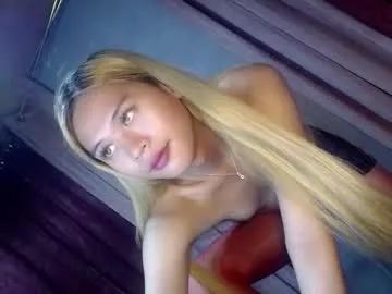 queena10 on Chaturbate 