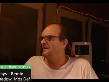 r_2d2_ — Lets hear some music together #daddy #nonude #nomakeup #music #nice