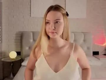 ruta_meow — GOAL: every 5tk shake my tits [100 tokens remaining] Meow meow^^ Im Ruta <3 I'm waiting for you in PM #natural #shy #18 #lovense #teen