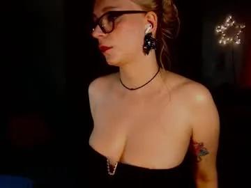 welliza on Chaturbate 