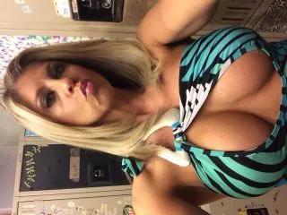 Kittymeow69 on Streamate 