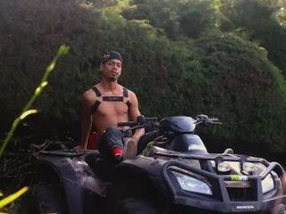 Latin_bigcrazy on Streamate