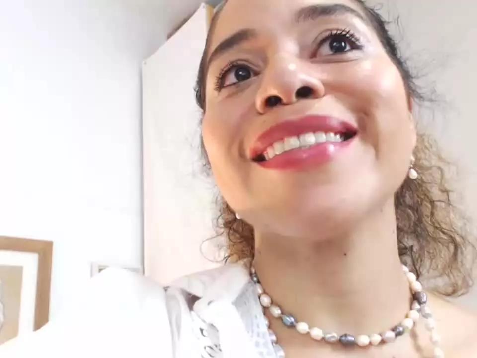 Annekamy on Streamray 