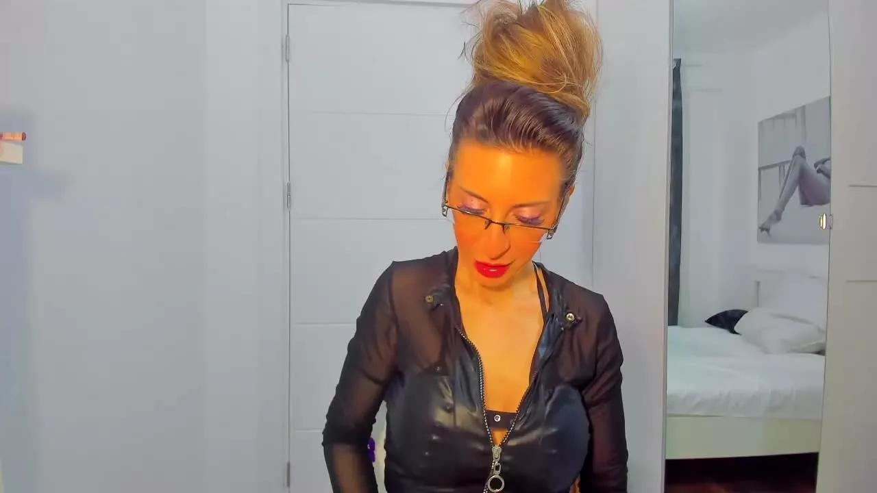AvaMonroe77 on Streamray 