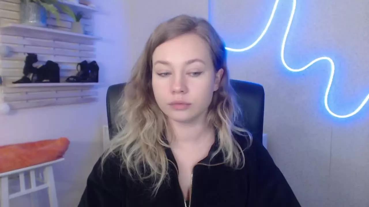 bambiHOLLY on Streamray 