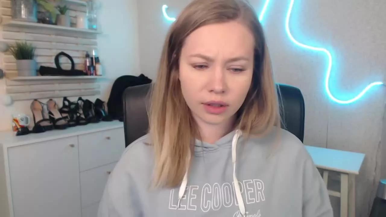 bambiHOLLY on Streamray 