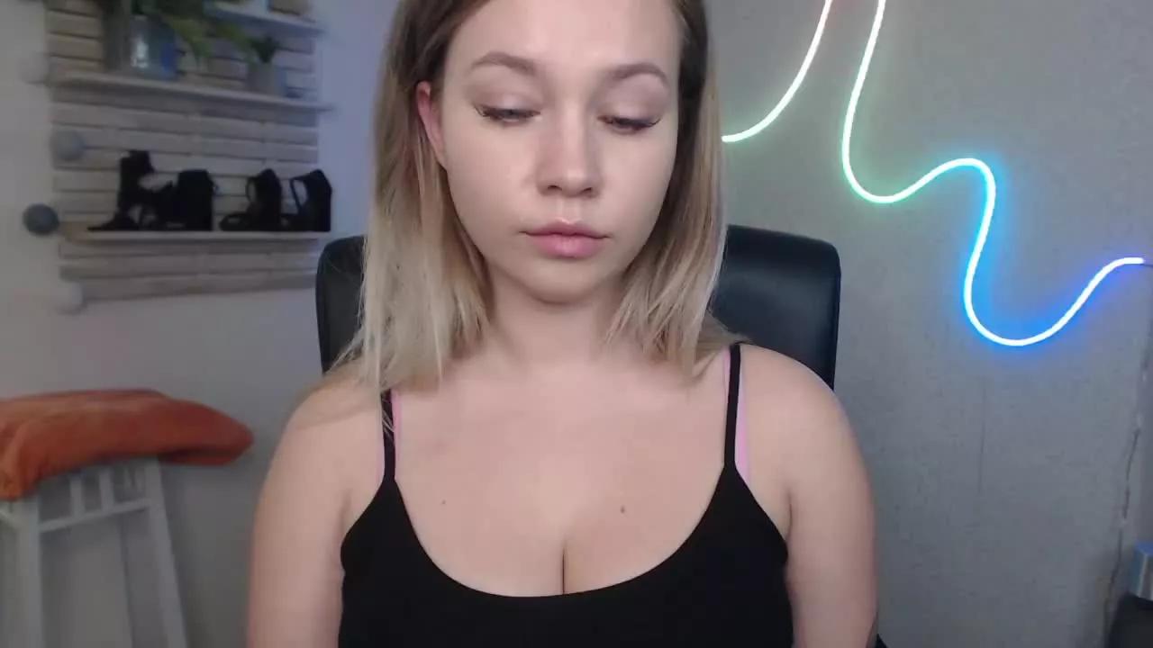 bambiHOLLY on Streamray 