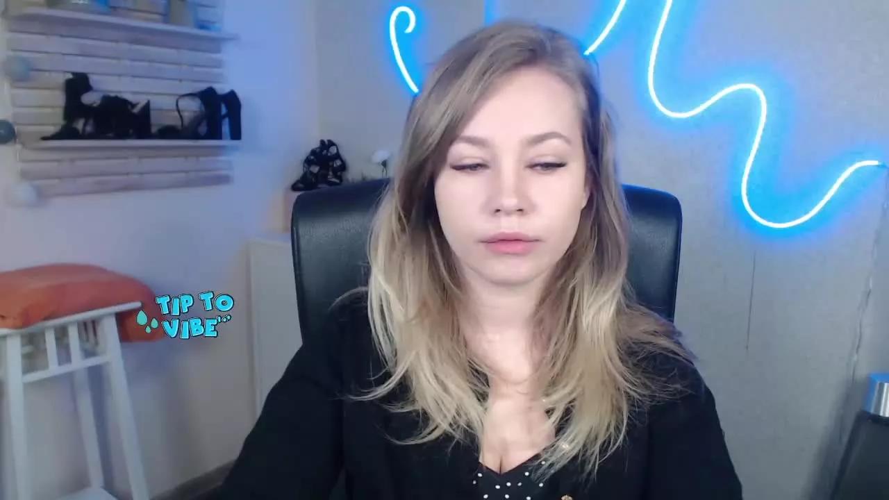 bambiHOLLY on Streamray 