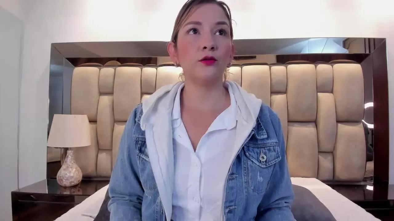 CristalBalwin on Streamray
