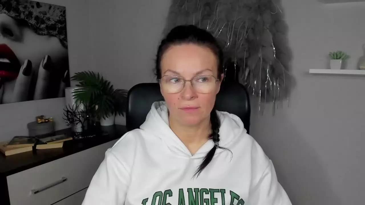 HelenTasty on Streamray 