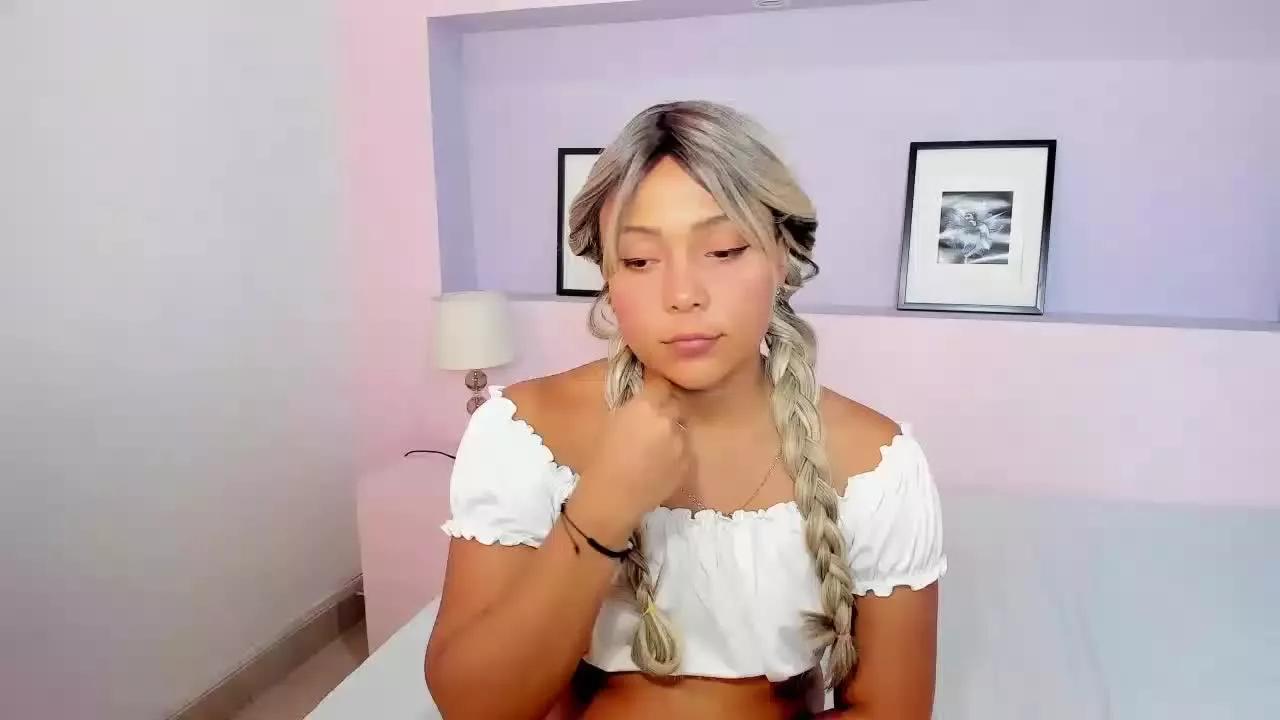 mollylogan01 on Streamray 