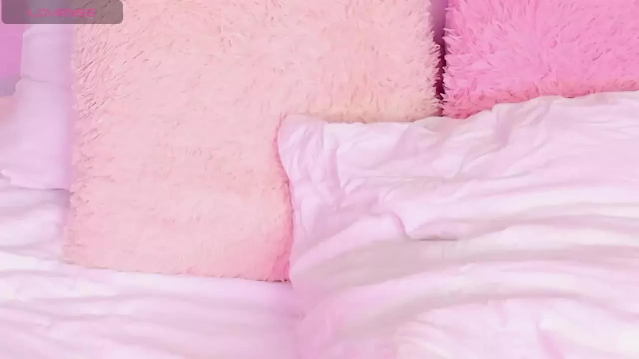 Mollyloveeee on Streamray 