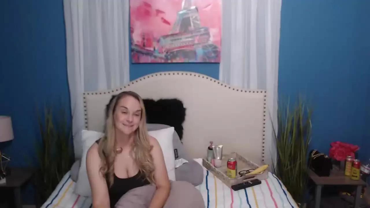 NaomiSky on Streamray