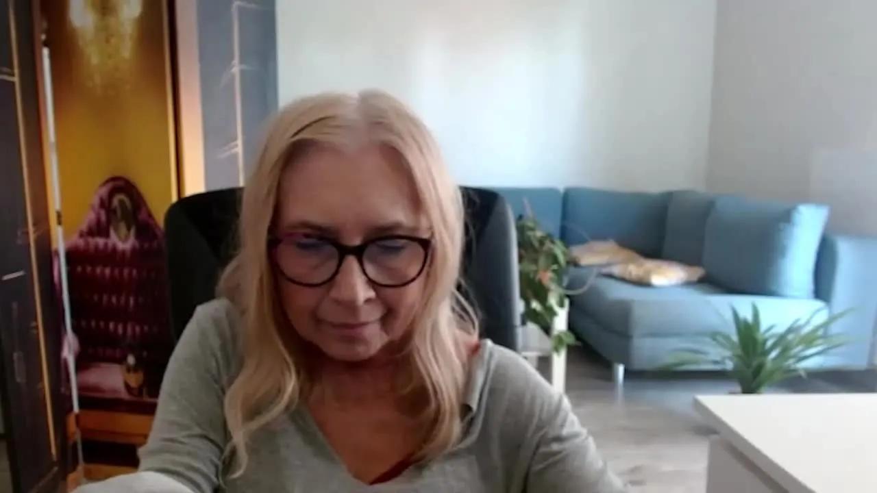 SofiaTease on Streamray
