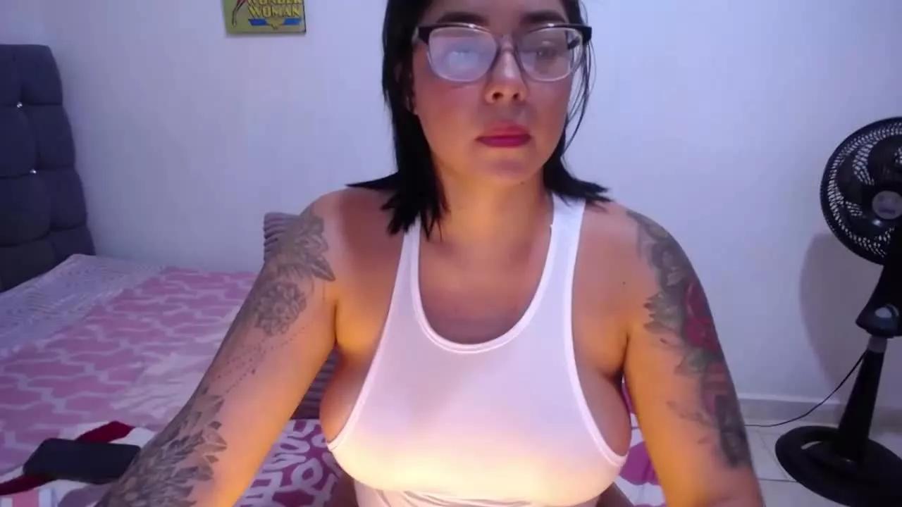 vivianacruz on Streamray 
