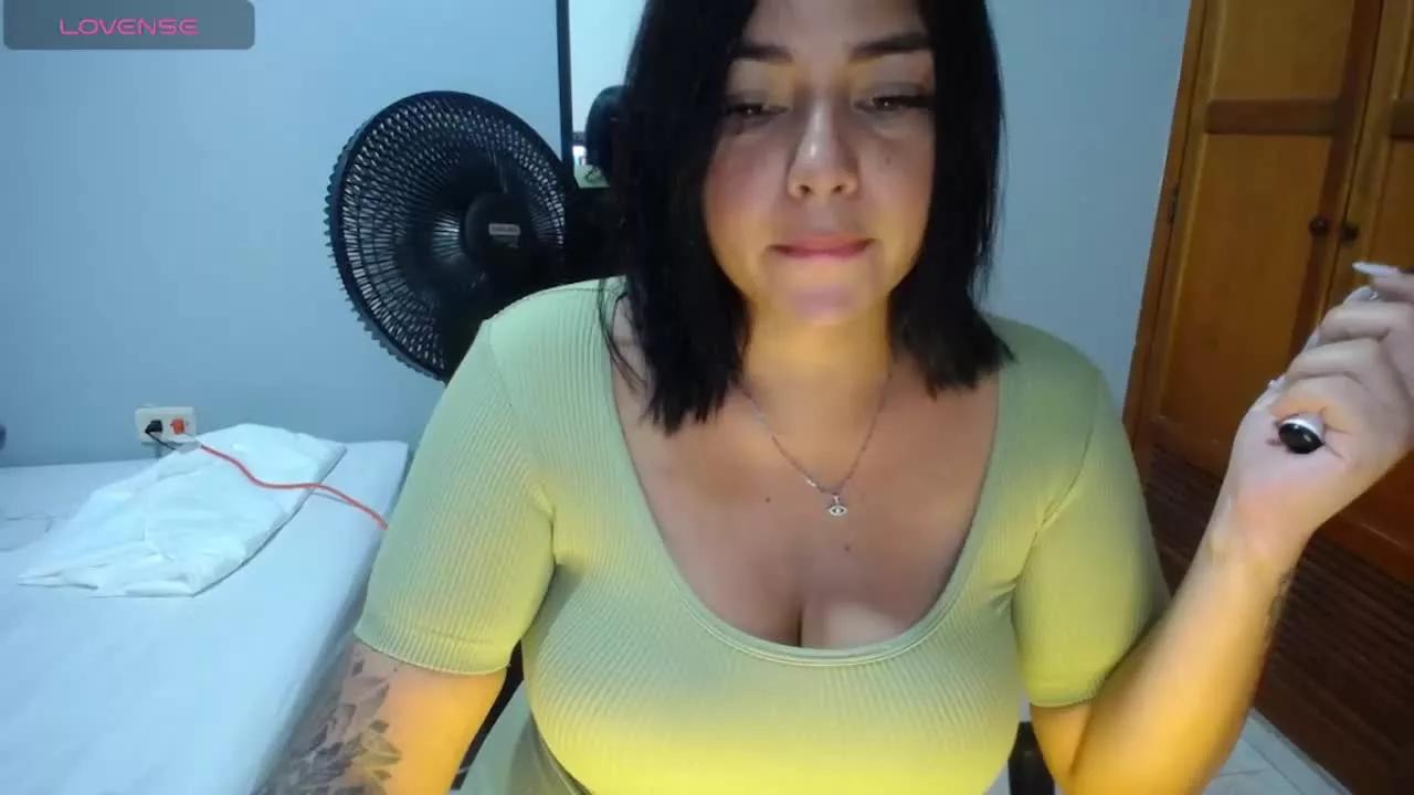 vivianacruz on Streamray 