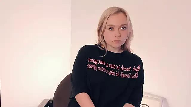 AccaCroyle on StripChat 