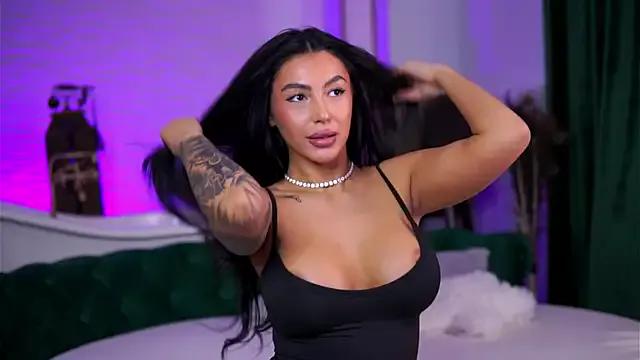 AishaaDevoe — Undress this hot body