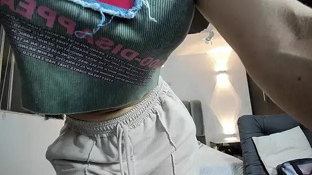 AnaRuiz on StripChat 