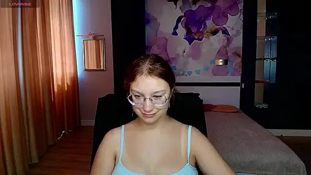 AngelinaLow — Playing with nipples